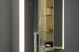 Geradliniger Spiegelschrank mit vertikalen LED-Leuchten, Lavo 2.0 burgbad